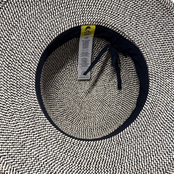 Sunday afternoon,  Black and White Woven Sun Hat where functionality meet style - Picture 1 of 5